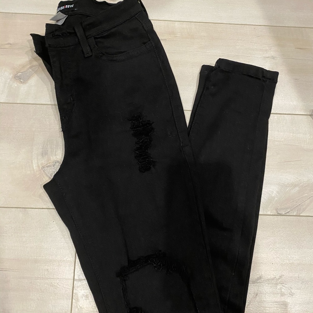 FASHION NOVA Black Ripped Jeans size 25/26/27/28